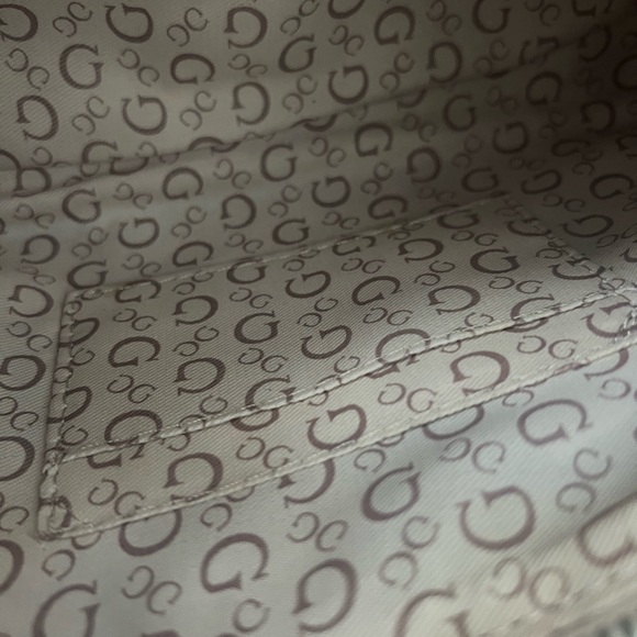 Very light pink/ neutral crossbody and shoulder bag Guess bag - Picture 10 of 11